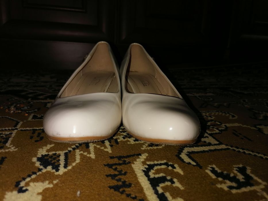 Продам женские туфли