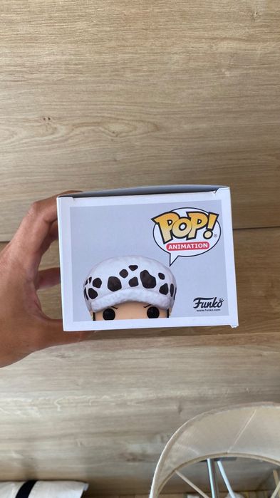 Funko Pop! One Piece -Trafalgar Law #1016 Edição Limitada Glow Chase