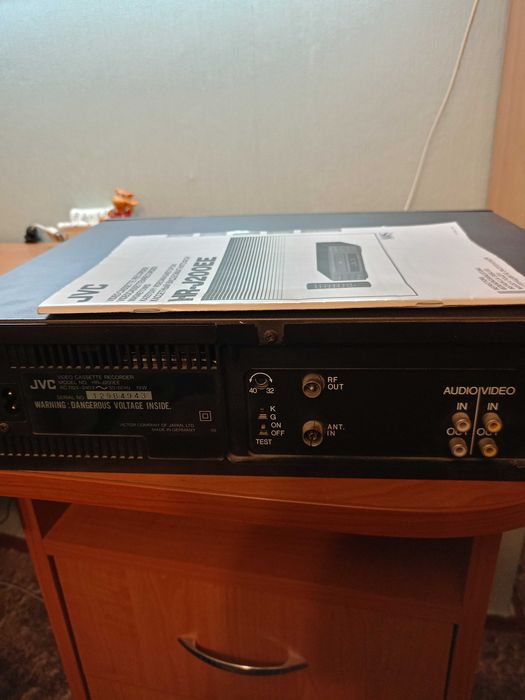 Видеомагнитофон  JVC