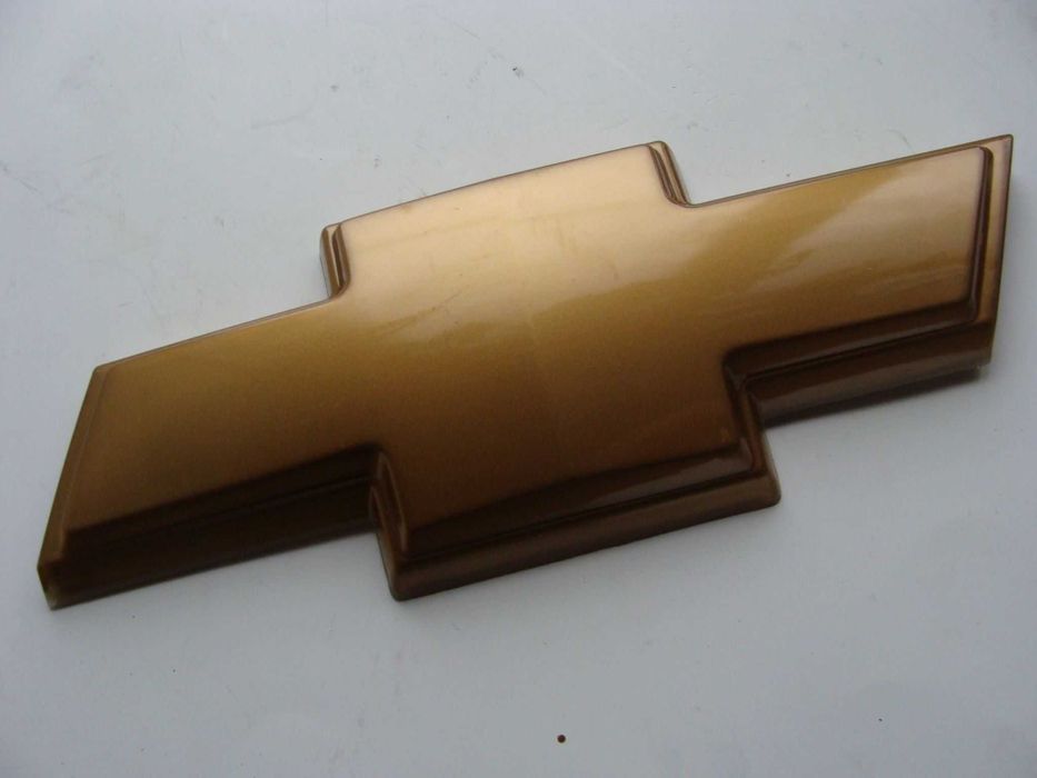 Емблемa Chevrolet на капот/решітку/багажник/руль та написи. Діє знижка