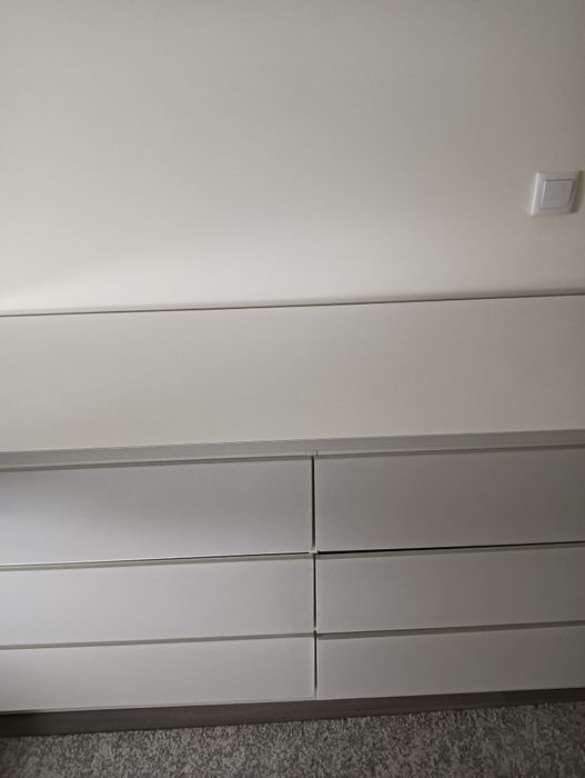 Cómoda branca como nova