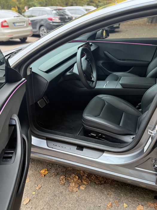 Tesla Model 3 , 2025
