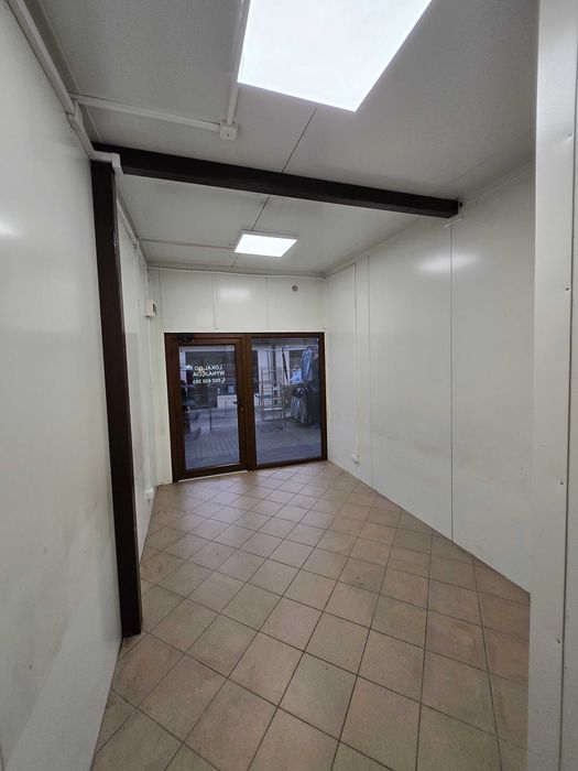 Lokal w pasażu sprzedam