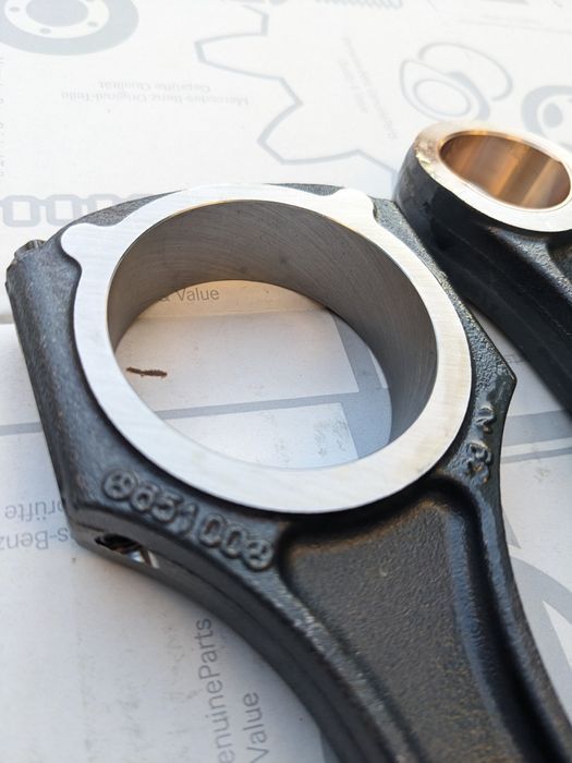 Шатун мотор om651 Мерседес