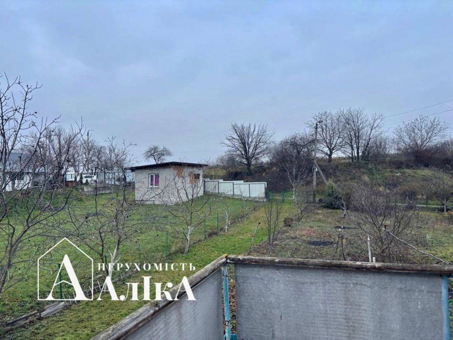 Продам дачний будинок на березі річки