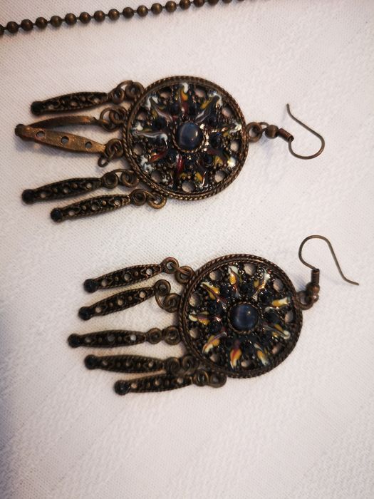 Vendo bijuteria variada brincos colares