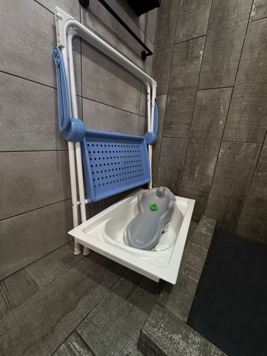 Banheira de bebê com trocador incluido