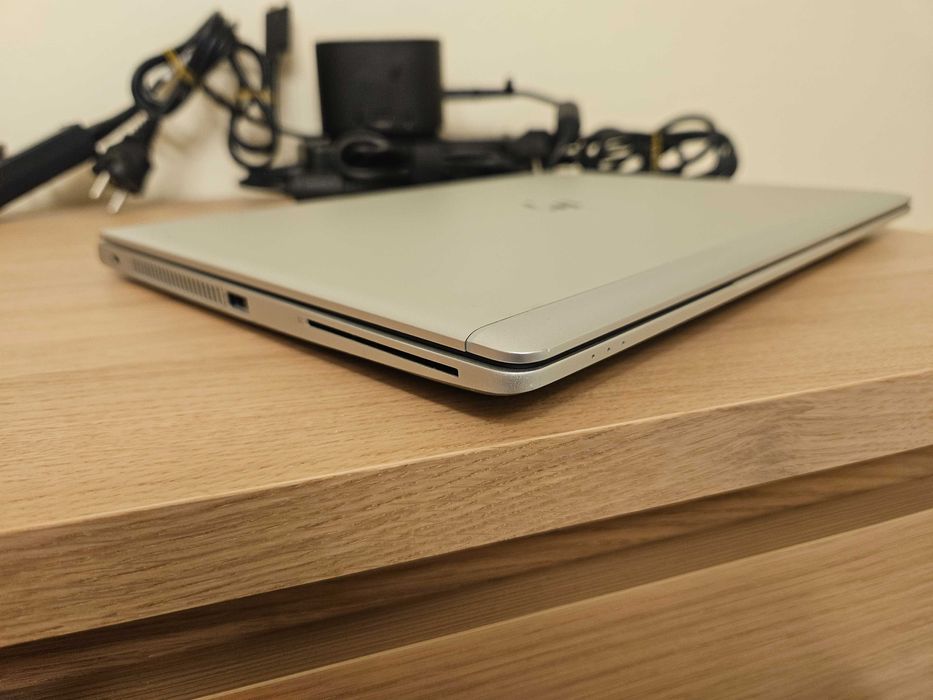 laptop HP EliteBook 830 G5 wraz ze STACJĄ DOKUJĄCĄ 230W. i5-8gen,512+8