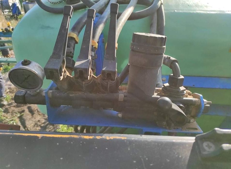 Pulverizador 800 litros