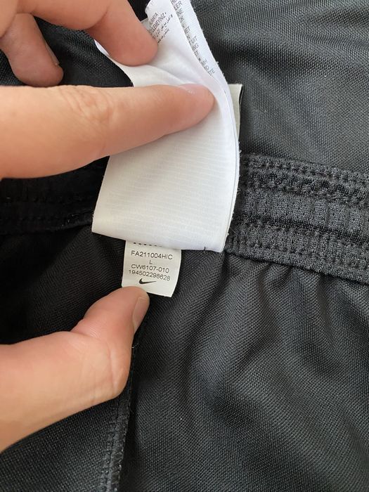 Л розмір Шорти Nike dri fit темно білого кольору з нових колекцій