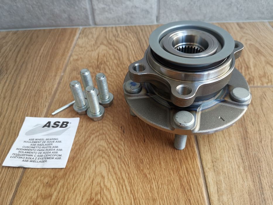 X trail t31 ступиця з підшипником передня SNR R168.73