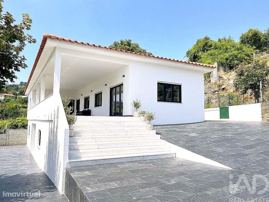 Casa / Villa T5 em Vila Caiz de 310 m2