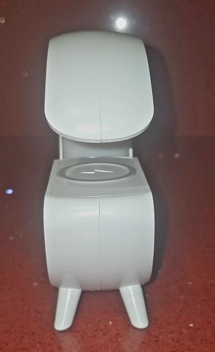 Candeeiro LED inteligente com Coluna Bluetooth  e Carregador.