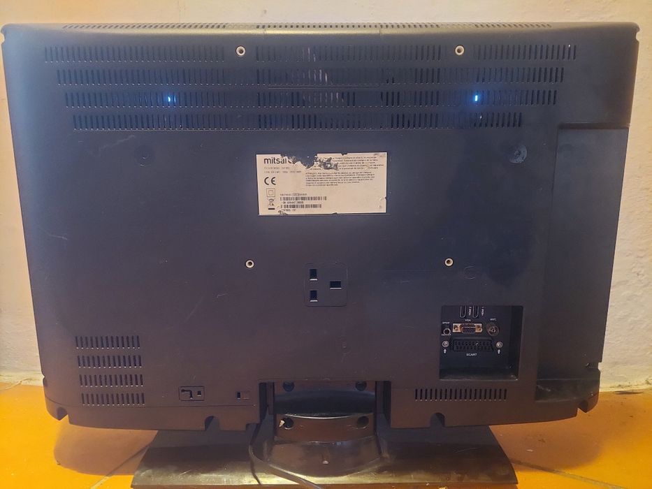 Mitsai 26" LCD TV 

Mitsai 26-inch LCD TV in good condition. Come