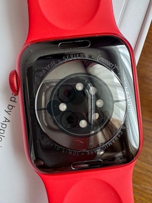 Смарт годинник Apple Watch Series 6 40mm (PRODUCT)RED