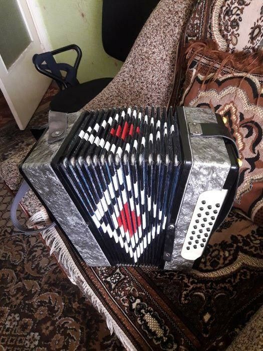 Продам Тульскую гармонь  3-4  голосую