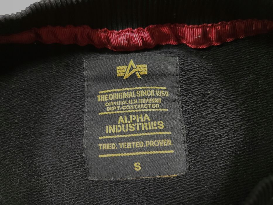 ALPHA INDUSTRIES Bluza Crewn Neck Czarna Logowana r. S