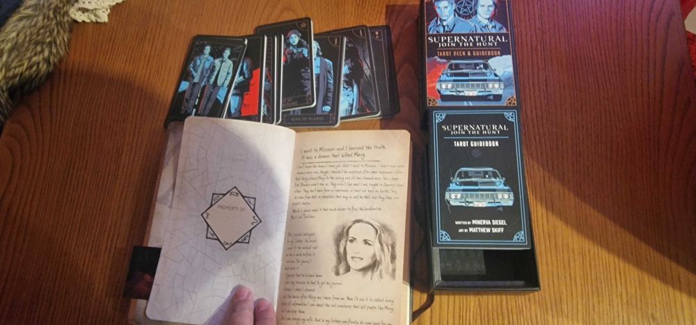 Supernatural cartas e livro