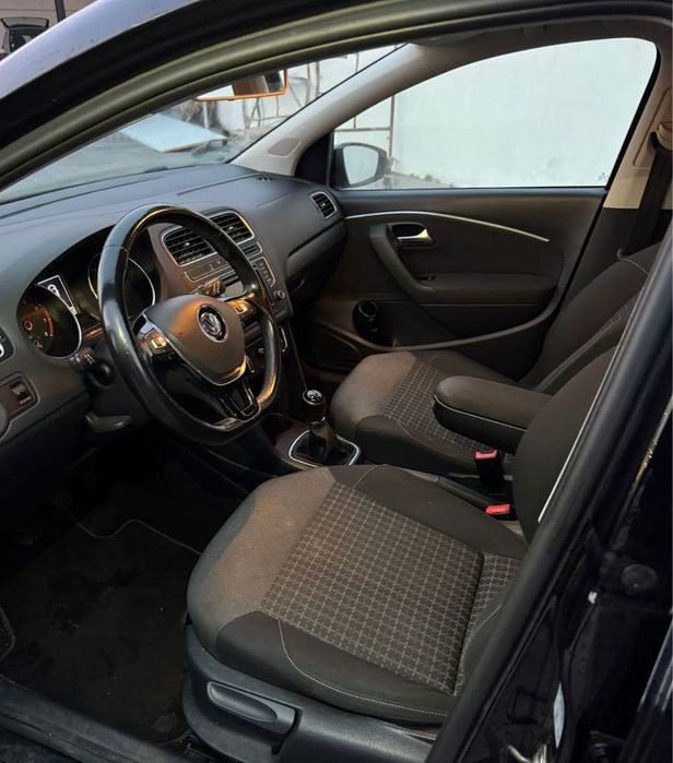 Volkswagen Polo 1.0 Confortline