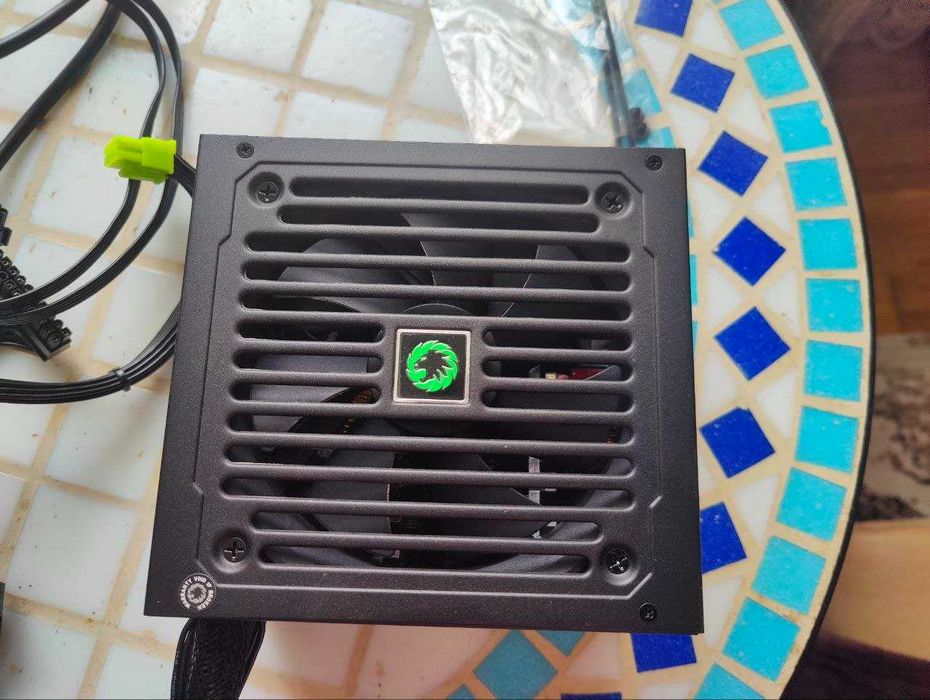 Блок живлення Gamemax GE-700