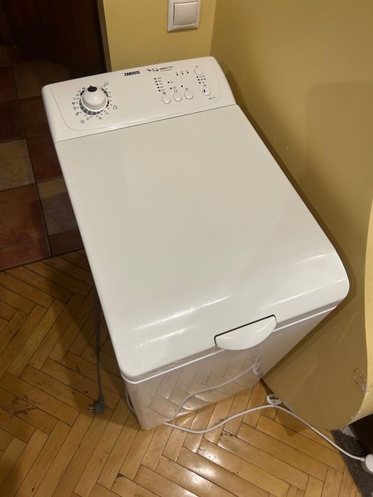 Пральна машина вертикальної загрузки Zanussi