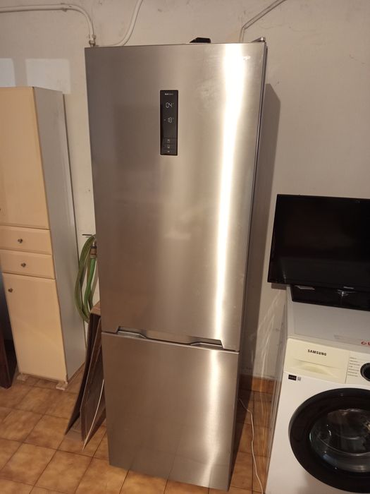 Frigorífico charp inox liga e desliga