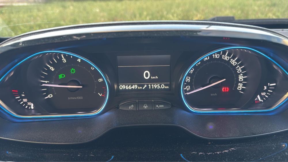 Peugeot 2008 1.2 Puretech Allure
