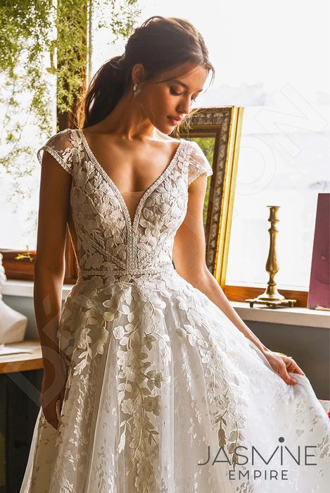 Продам весільну сукню від jasmine empire