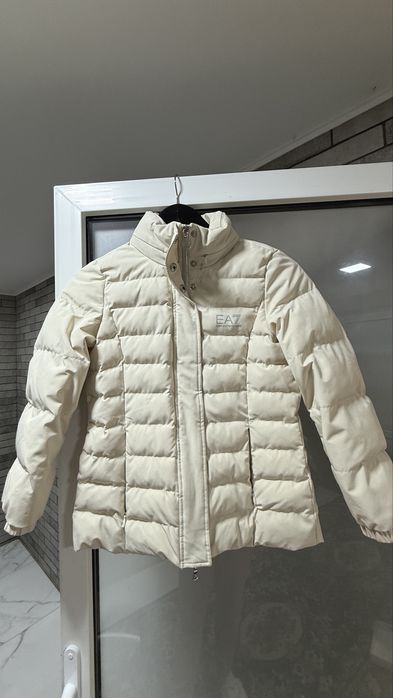 Armani куртка для дівчинки