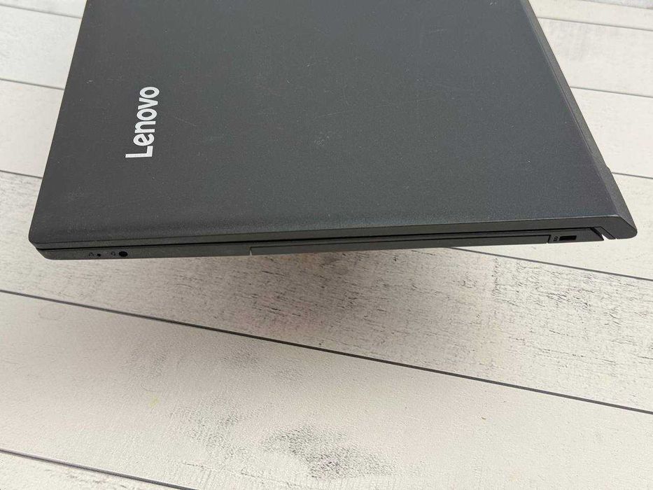 Lenovo V110-15IKB intel i5-7200U 8ram  ssd 128gb Full HD 15.6