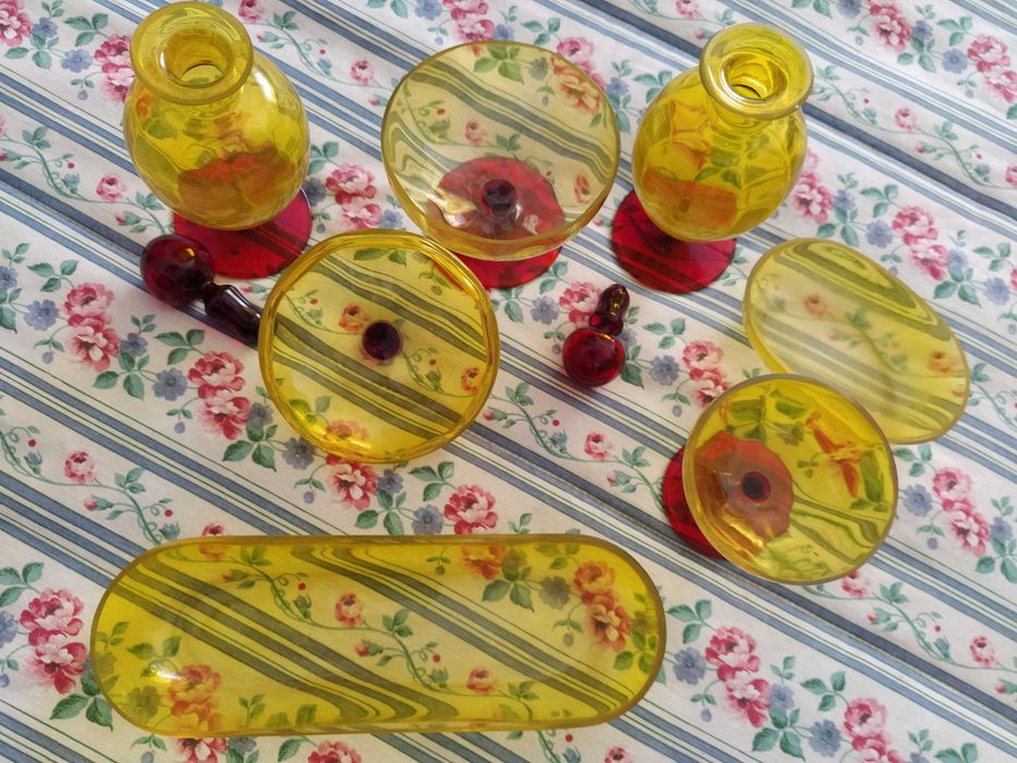 Conjunto 6 peças em cristal amarelo e vermelho muito antigo