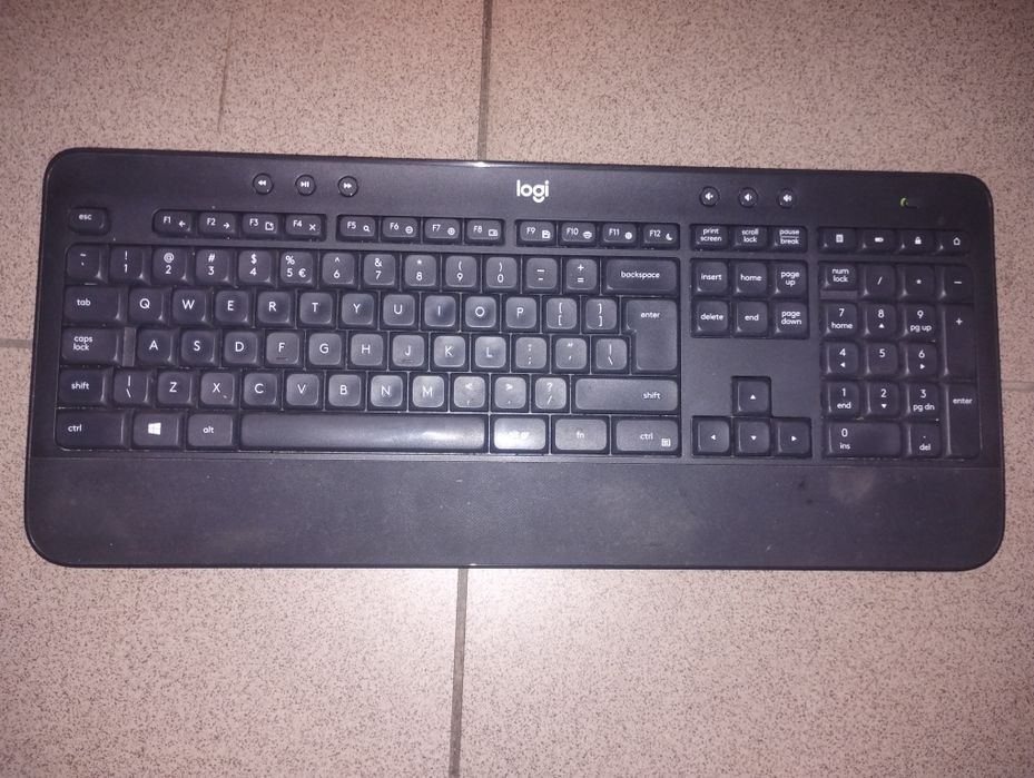Klawiatury (Logitech K545, Logitech K270, Gembird  KB-U-103 ).