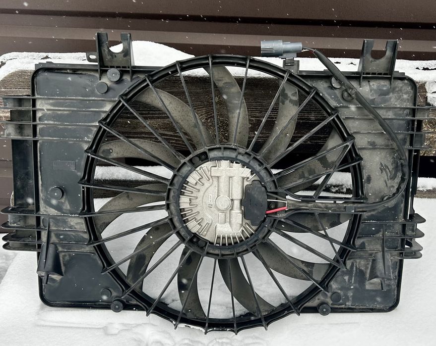 Дифузор радіатора кондиціонера Tesla Model X 1048500-00-F