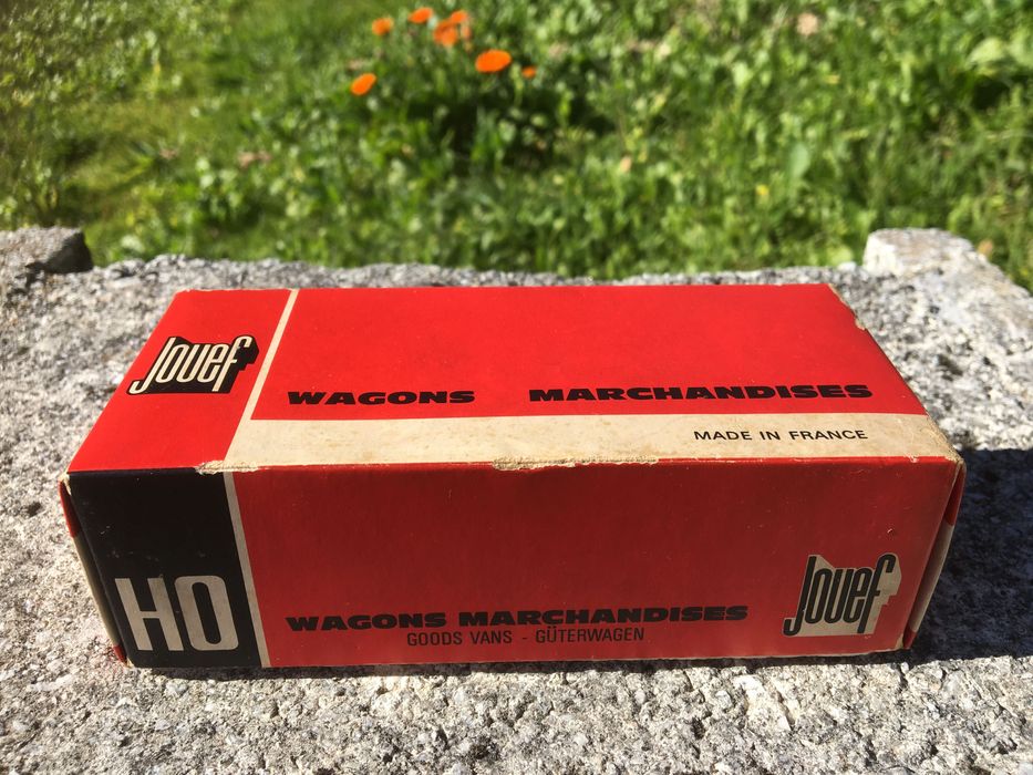 Carruagem de mercadoria EVIAN da JOUEF, com caixa - Ferromodelismo HO