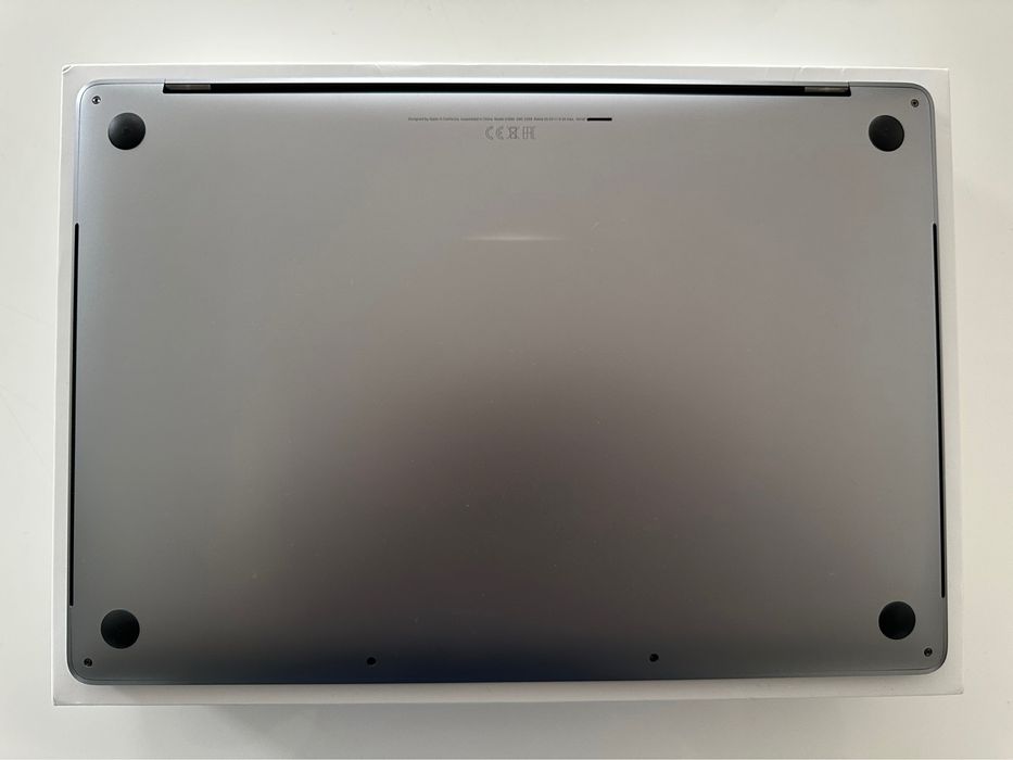 MacBook Pro 15'' i9, 16 GB RAM, 1 TB SSD – AZERTY64738820780162124