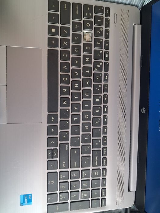 Laptop hp 250 8G intel core i3