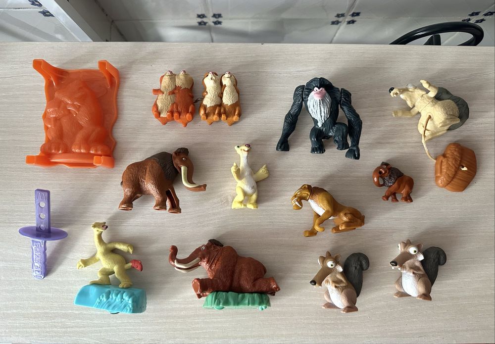Idade do gelo filme pinguins madagascar disney mcdonalds happy meal