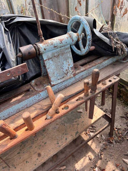 Токарний верстат по дереву з набором різців (в зборі на станині)