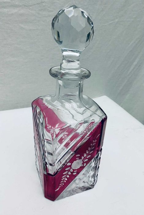Rara Garrafa de Licor em Cristal de Boémia Rubi Lapidado (Séc. XIX/XX)