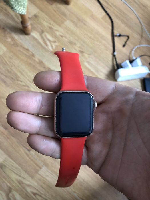 Наручные часы apple watch 4 44mm gold