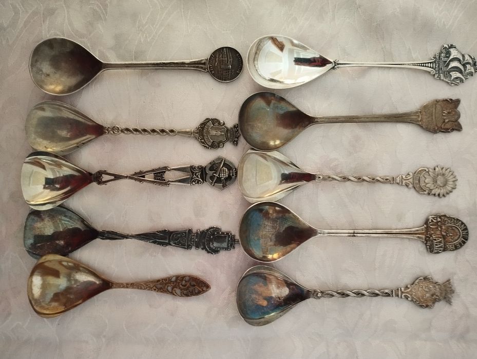 Сувенірні посріблені ложки