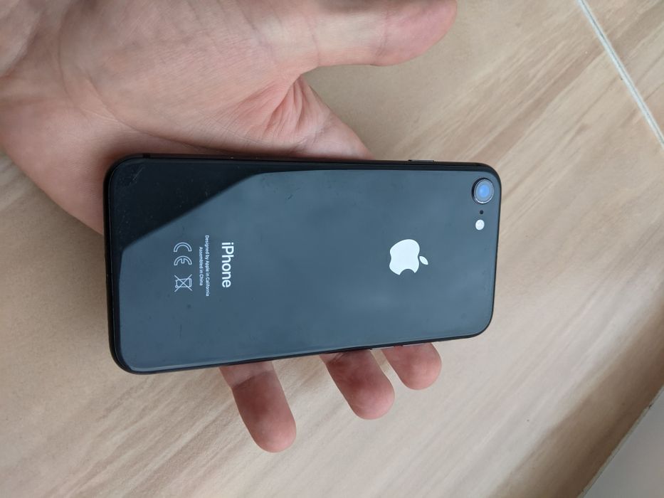 Продам iphone 8 64gb