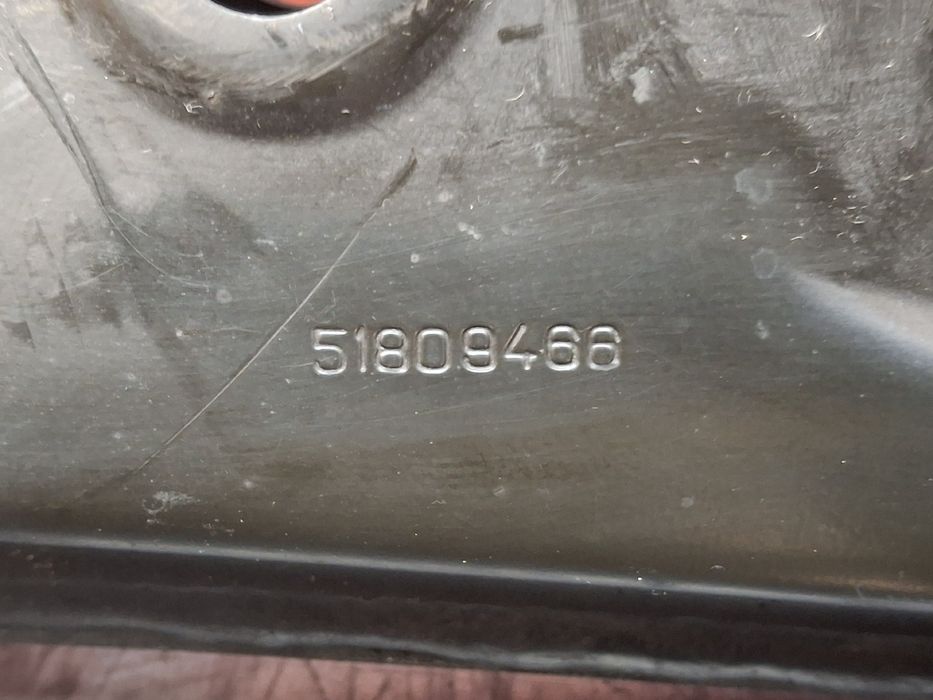 Braço de suspensão frente esquerdo FIAT Doblo (263_)