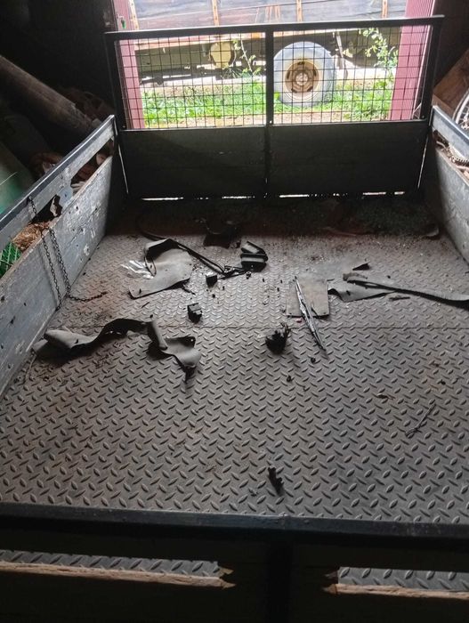 Corrocaria em madeira, fundo em ferro