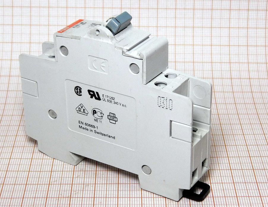 Wyłącznik Bezpiecznik 16A E221-20 ABB [K6]6 cena 2 sztuk