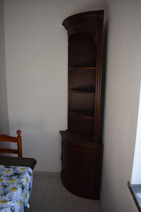 Cantoneira alta em madeira