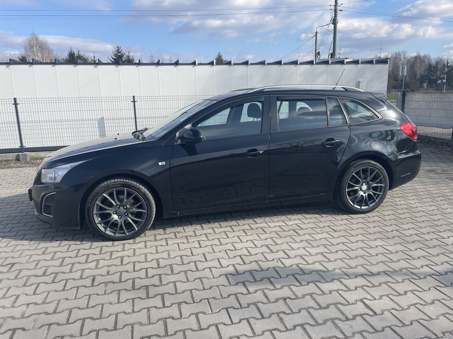 chevrolet cruze kombi