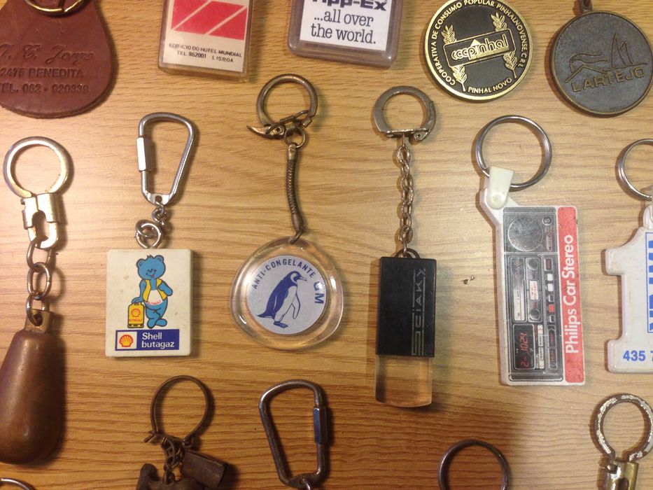 24 porta chaves dos anos 70 e 80
