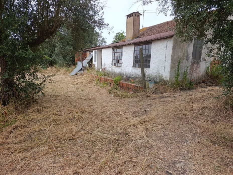 Moradia para reconstrução com projeto de arquitetura aprovado