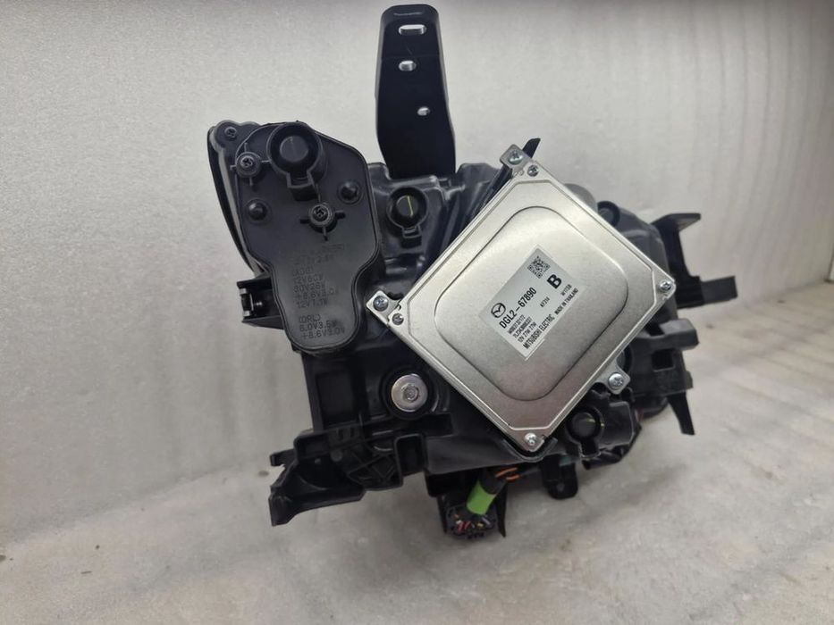 mazda cx-30 full led lampa lewa przód dgj1-51040. 14 pin cena z wysyłką